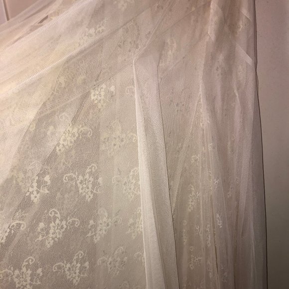 BCBG slightly off white prom/wedding dress - Picture 6 of 14